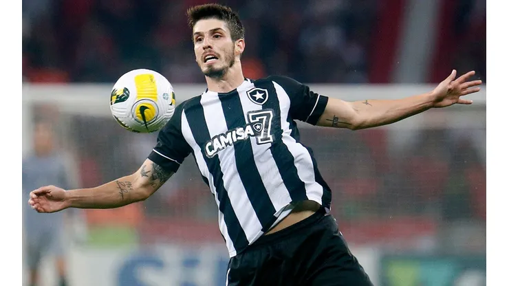 Vitor Silva/Botafogo. Lucas Piazon se envolveu na pancadaria no Beira-Rio