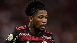Marinho com a camisa do Flamengo (Foto: Thiago Ribeiro/AGIF)