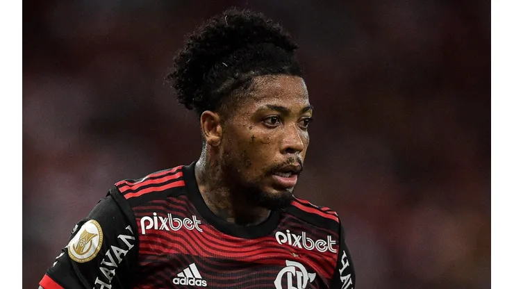 Marinho com a camisa do Flamengo (Foto: Thiago Ribeiro/AGIF)