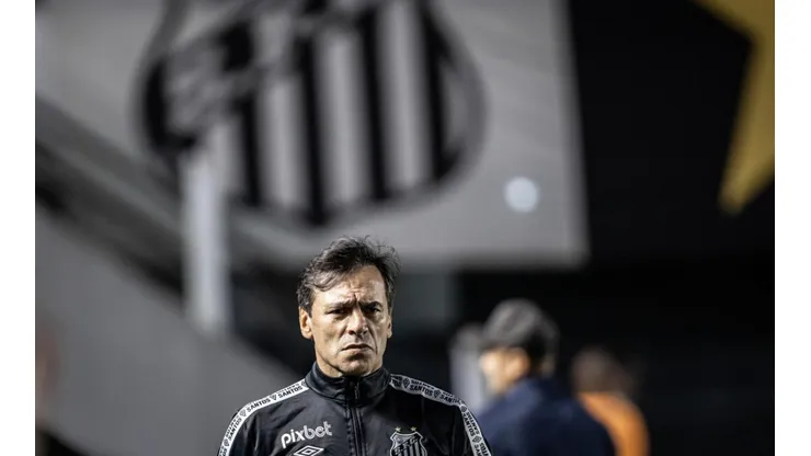 “Sei qual foi… ”; Bustos aponta quais os erros foram cruciais que levaram o Santos ao empate na Vila