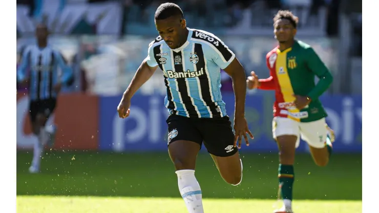 Maxi Franzoi/AGIF - Elias é 'absolvido' de culpa no Grêmio.
