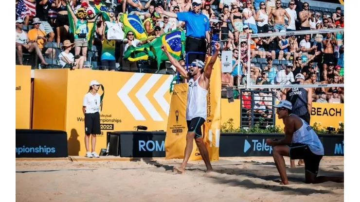 Renato e Vitor Felipe vencem americanos e estão na final do Mundial de Vôlei de Praia — Foto: FIVB