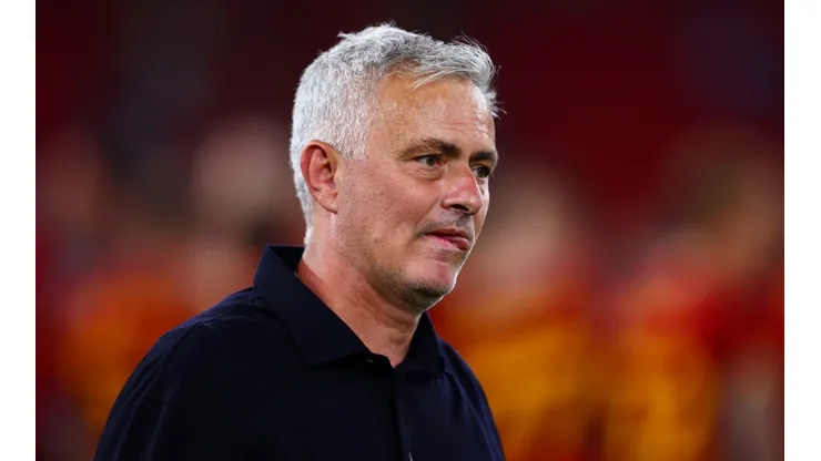 Meia ex-Flamengo está na mira de José Mourinho na Roma