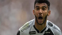 Thiago Ribeiro/AGIF - Getúlio e Raniel formam 'briga' no ataque do Vasco.