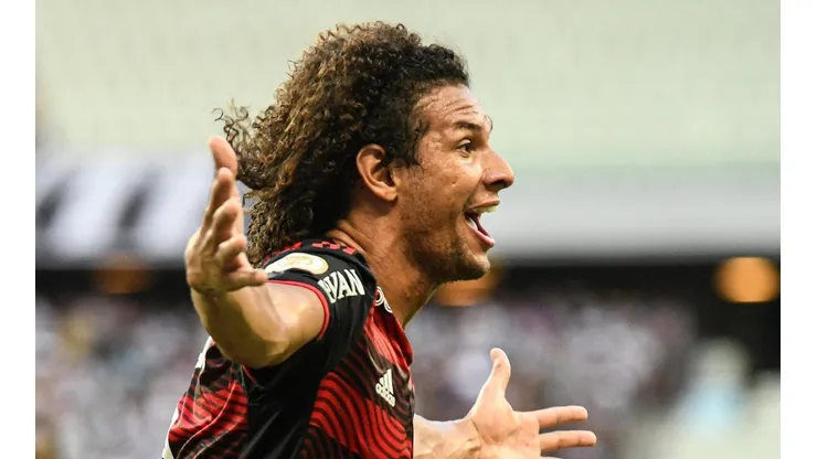 - Willian Arão