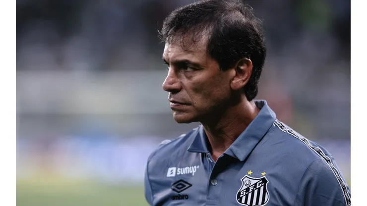 Ettore Chiereguini/AGIF - Bustos volta a elogiar alvo do Santos