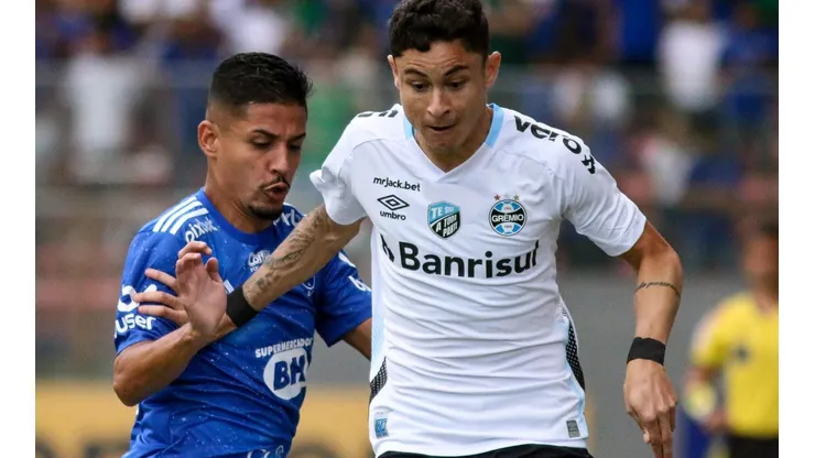 Foto: Fernando Moreno/AGIF - Diogo Barbosa (foto) passou apuros com Gedeilson na final do Gauchão