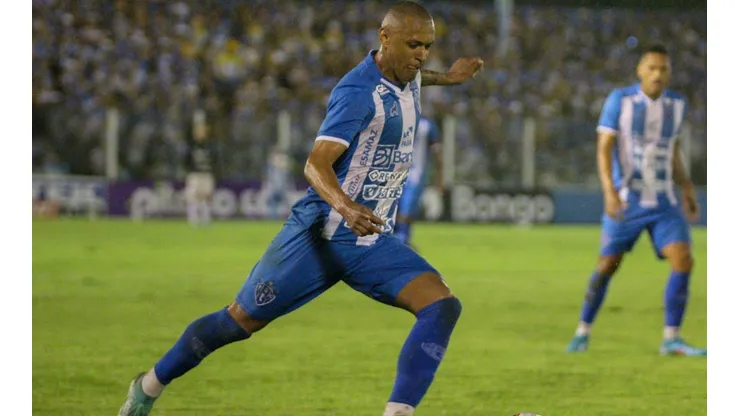 Foto: Fernando Torres/AGIF - Leandro Silva celebrou a boa fase do Papão na Série C