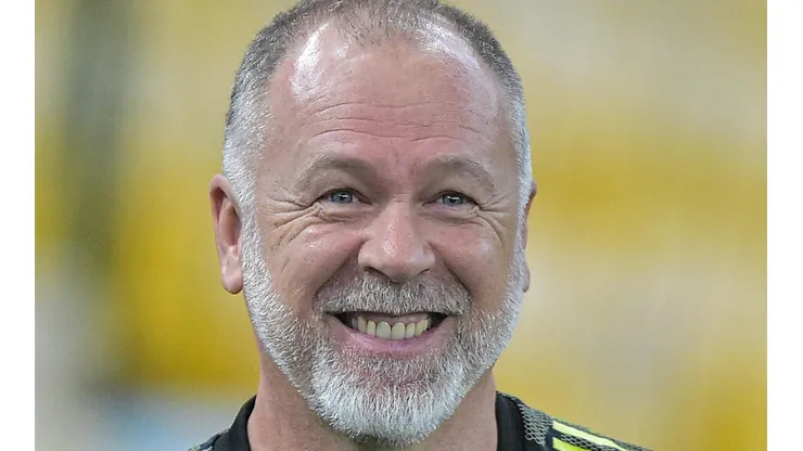 - Mano Menezes