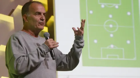 Foto: Luciano Belford/AGIF - Marcelo Bielsa pode acertar retorno a novo Clube