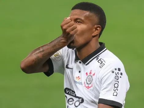 Ponte Preta 'descarta' Léo Natel e busca atacante de R$ 2,7 MI na Série A