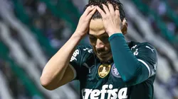Raphael Veiga com a camisa do Palmeiras (Foto: Marcello Zambrana/AGIF)