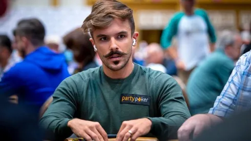 Yuri Martins chegou em quarto lugar no Evento #29 da WSOP (Foto: Katerina Lukina/PokerNews)