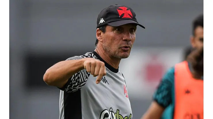 Foto: Thiago Ribeiro/AGIF | Pupilo de Zé Ricardo no Vasco foi dispensado do Botafogo por telefone