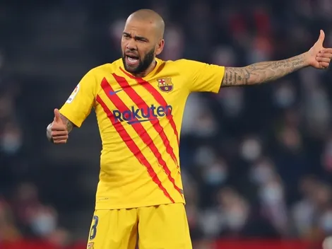 Sem espaço, Dani Alves pode ir para rival do Barcelona