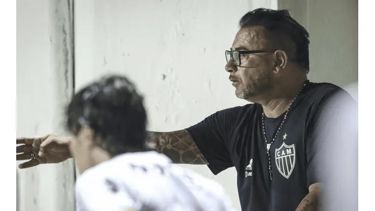 Foto: Pedro Souza/Atlético - Turco Mohamed está na corda bamba no Atlético e já tem "sombra" no mercado