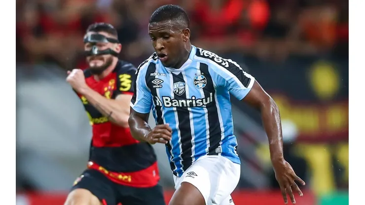 Foto: Lucas Uebel/Grêmio/Divulgação - Elias Manoel: atacante foi criticado pela torcida do Grêmio após desperdiçar chance contra o Sport