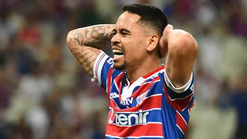 Foto: Kely Pereira/AGIF | Pikachu está fora do jogo entre Avaí x Fortaleza