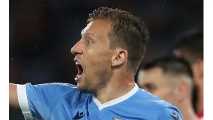 Com dificuldade para contratar Lucas Leiva, Grêmio vai em busca de repatriar lateral