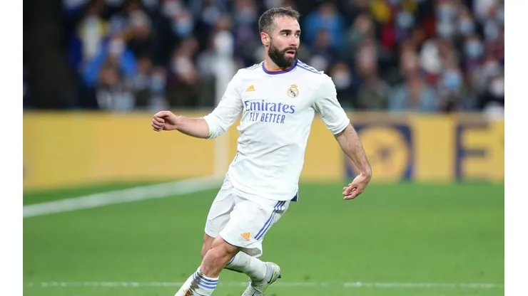 Dani Carvajal com a camisa do Real Madrid (Foto: Getty Images)