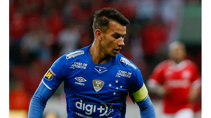 “Muito decepcionante”; Henrique não se cala e abre o jogo sobre crise no Cruzeiro