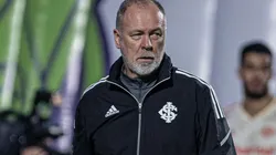 Foto: Isabela Azine/AGIF - Mano Menezes: detalhou papo com o jogador, que está de saída do Colorado