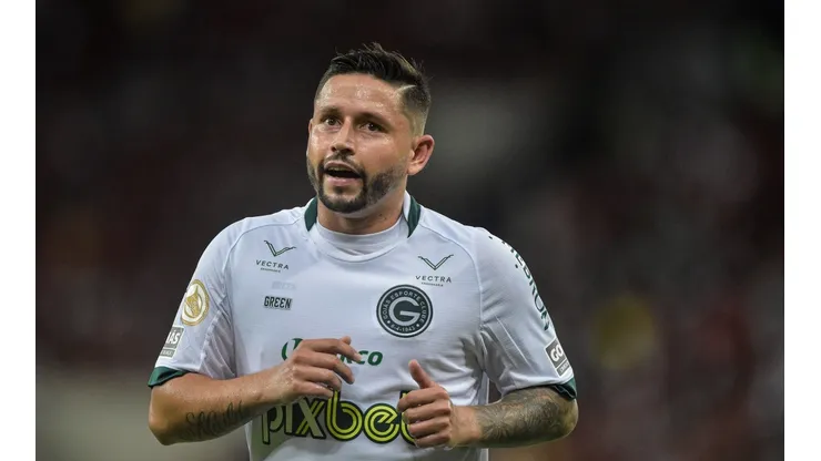 Élvis pode ser negociado pelo Goiás, em troca de atacante do Grêmio