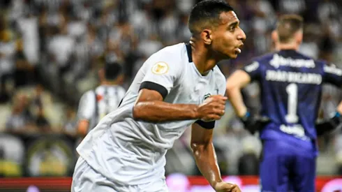 Foto: Kely Pereira/AGIF | Victor Sá e +4 tomam apavoro no CT