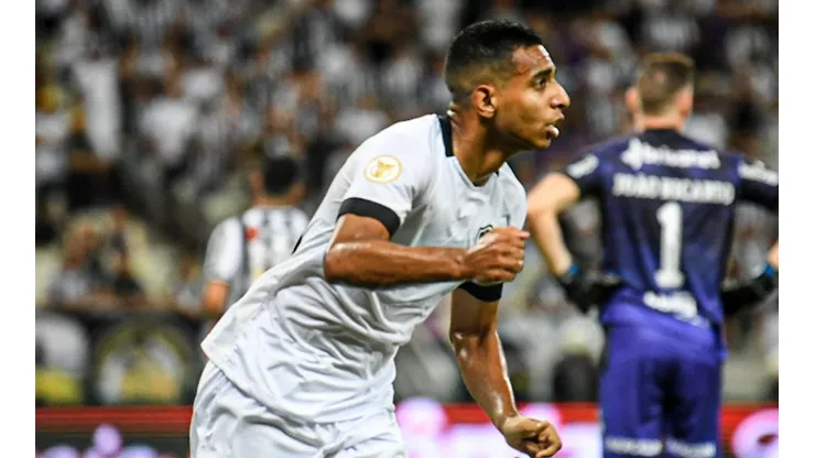 Foto: Kely Pereira/AGIF | Victor Sá e +4 tomam apavoro no CT