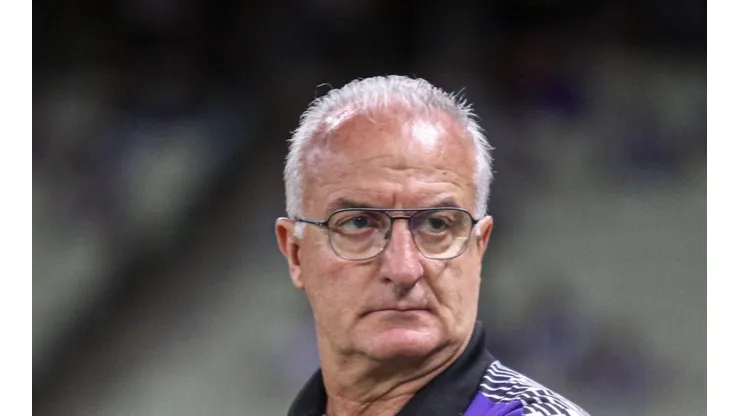 “Seria titular absoluto”: Torcida do Santos faz campanha para contratação de reserva de Dorival