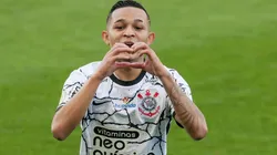 Adson foi destaque do Corinthians na partida contra o Juventude (Foto: Marcello Zambrana/AGIF)