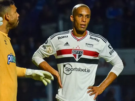 Ceni responde desabafo de Miranda e despista sobre futuro do zagueiro