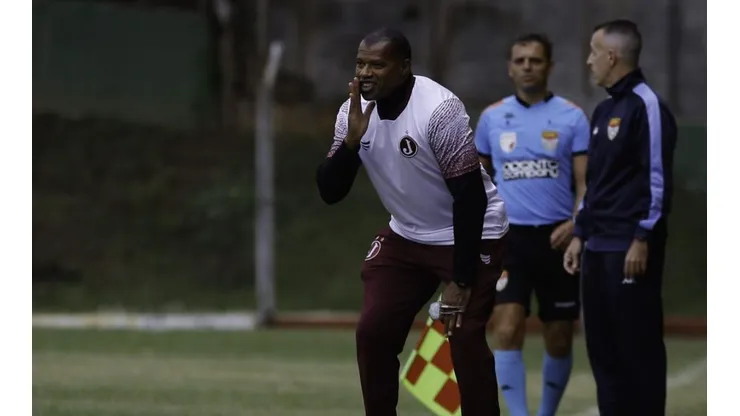 Crédito das fotos: Alê Vianna/CA Juventus | Luiz Antônio Ribeiro quer Moleque Travesso atento para não repetir resultado do primeiro turno