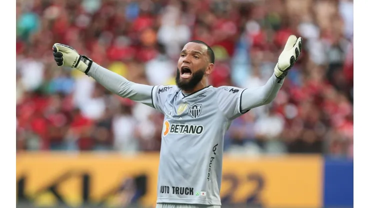 Gil Gomes/AGIF/ "Vamos juntar os cacos"; Everton é sincero sobre erros seguidos na saída de bola.