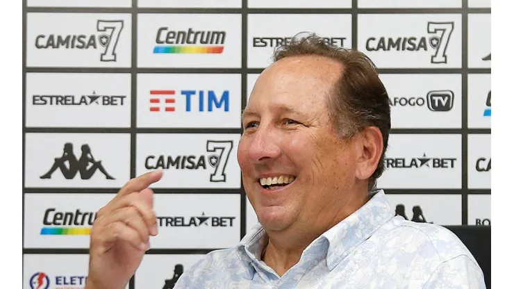 Textor se empolga com vitória do Botafogo e manda recado aos rivais