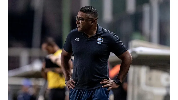 Foto: (Marcelo Jacques Alvarenga/Grêmio FBPA) - Roger Machado cogitou realizar uma mudança na equipe titular do Grêmio para os próximos jogos