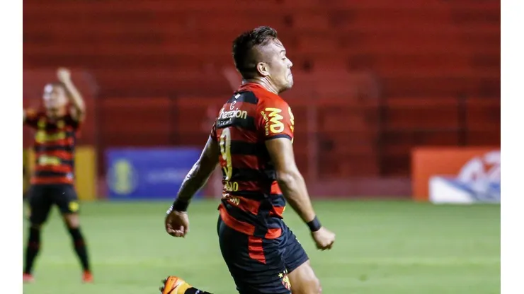 Foto: Rafael Vieira/AGIF - Depois de 3 jogos fora, Búfalo voltou a jogar balançando as redes