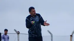 Foto: (Twitter Oficial Operário Ferroviário/Igor Maceno/OFEC) - Claudinei Oliveira preparou o Operário para a estreia na Série B