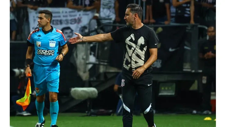 Marcello Zambrana/AGIF - VP conta com desfalque para estreia