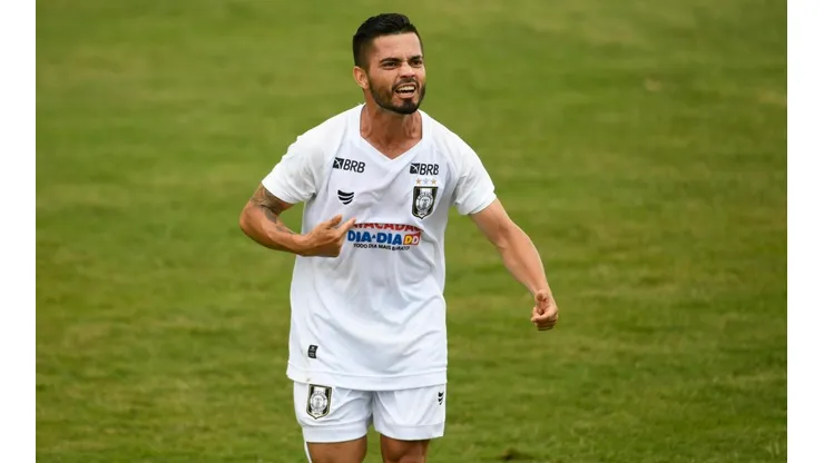 Foto: Mateus Bonomi/AGIF - Cabralzinho negocia sua ida ao Londrina para a Série B