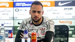 Foto: Rodrigo Coca / Ag. Corinthians - Maycon concedeu primeira entrevista coletiva após retornar ao Corinthians