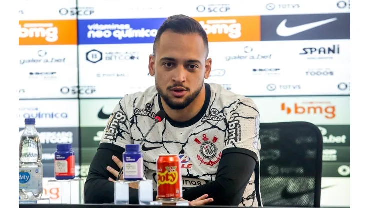 Foto: Rodrigo Coca / Ag. Corinthians - Maycon concedeu primeira entrevista coletiva após retornar ao Corinthians