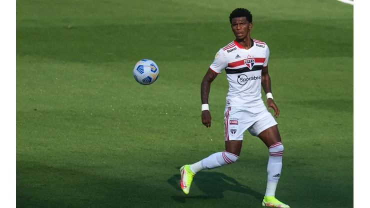 Marcello Zambrana/AGIF - Arboleda é multado pelo São Paulo