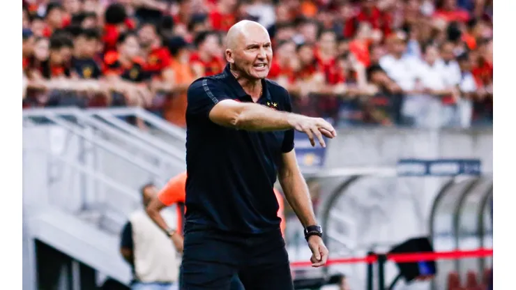 Foto: (Rafael Vieira/AGIF) - Gilmar Dal Pozzo, técnico do Sport, comandou seu último treino preparatório para a final da Copa do Nordeste nesta quarta (30)
