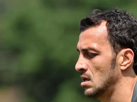 Corinthians vê Santos atravessar 'campo' e pode perder volante de 27 anos