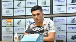 Foto: (Flickr Oficial Santos/Ivan Storti/Santos FC) - Rodrigo Fernández, também conhecido como 'Pitbull', foi oficialmente apresentado pelo Santos nesta quinta (31)