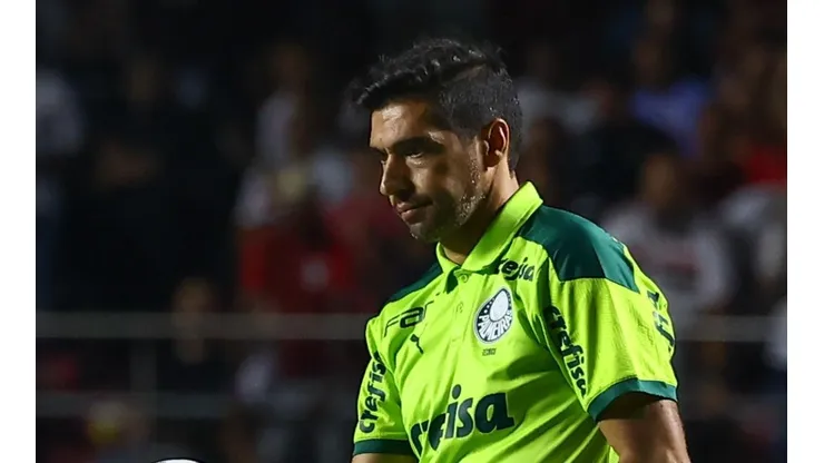 Foto: (Marcello Zambrana/AGIF) - Abel Ferreira reconheceu que o Palmeiras não jogou bem, mas explicou como a interferência da arbitragem prejudicou o clássico