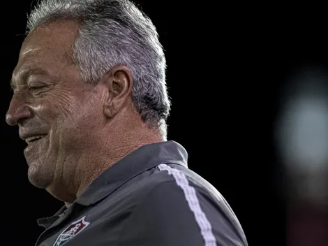 Abel se emociona ao lembrar da perda do filho, e se declara ao Fluminense