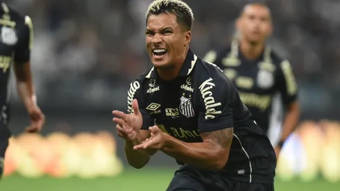 Foto: Ivan Storti/Santos FC - Torcedores do Santos imaginam dupla Alan Patrick e Marcos Leonardo (foto) em 2022