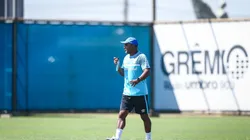 Roger Machado avaliou nome de ex-goleiro do Flamengo para chegar ao Grêmio para o restante da temporada